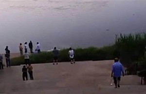 湘潭一大桥4人跳桥？河里确实捞起一具遗体，但与跳桥无关