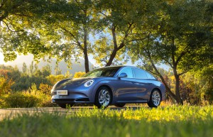 奥运冠军携手《种地吧》少年亮相五常生态基地，为金龙鱼6步鲜米注入“鲜”力量