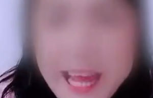 主播“张美丽”靠辱骂母亲走红被批捕封号