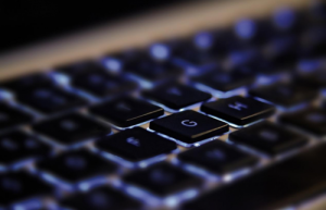 湖南金证助力洞察投资新方向，从AI板块股市波动中发现机遇