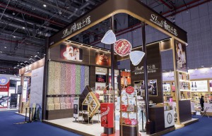 瑞士莲首赴“进博之约” 瑞士巧克力大师诠释融情奥秘