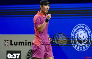 中国网球新纪录诞生之夜：商竣程、张之臻、布云朝克特都赢球进4强