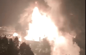 云南大关一企业锅炉漏油引发爆炸起火致1死3伤，当地村民称凌晨听到爆炸声